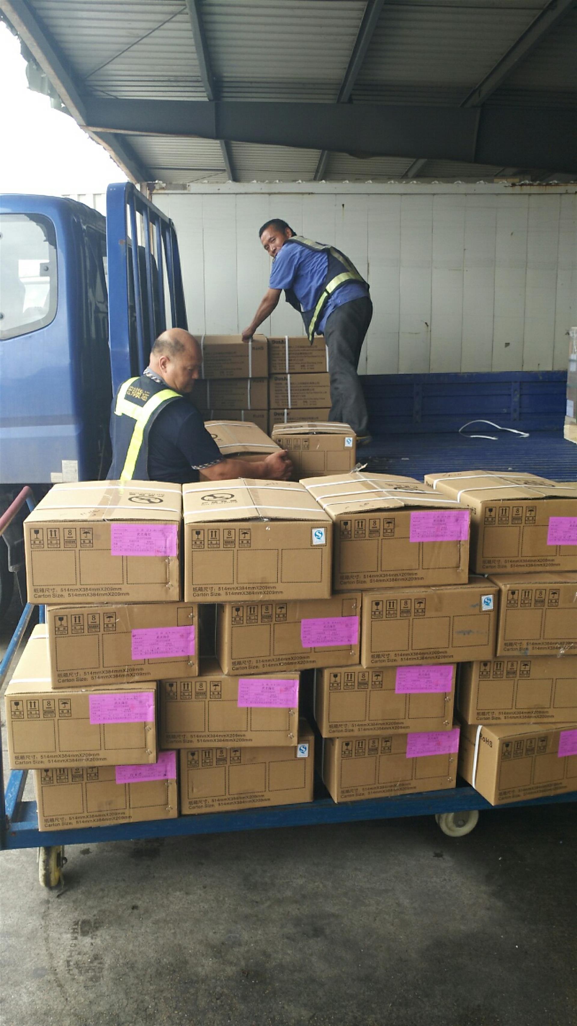 武漢機(jī)場推出一站式全自助行李托運服務(wù)區(qū)